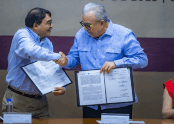 Sinaloa es el único en el país que tiene un programa de entrega de motores marinos y panga, en beneficio de pescadores: Rubén Rocha