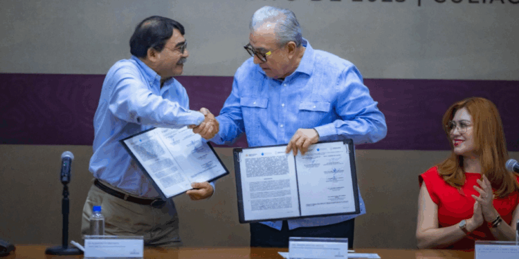 Sinaloa es el único en el país que tiene un programa de entrega de motores marinos y panga, en beneficio de pescadores: Rubén Rocha