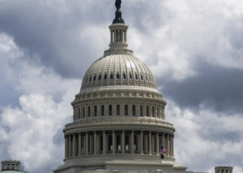 Bloquean en el Congreso de EE.UU. polémico plan fiscal de Trump, que incluía gravar remesas