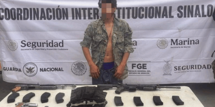 Detienen a hombre con arsenal en Navolato, Sinaloa