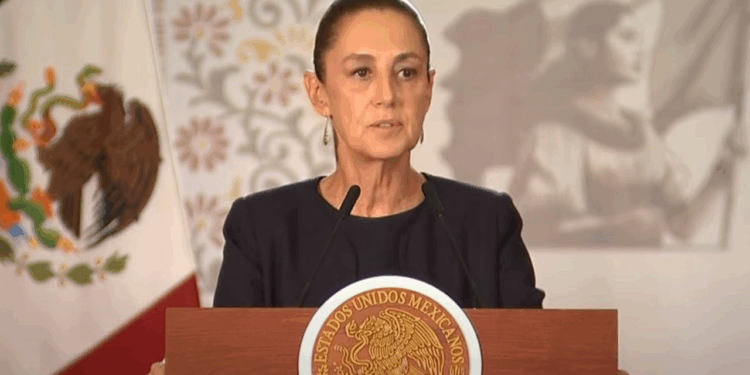 Sheinbaum anuncia aumento salarial a maestros; 9 % retroactivo a enero y 1 % a partir de septiembre