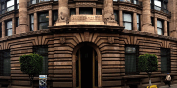 Sheinbaum desestima pronóstico de Banxico sobre la economía mexicana