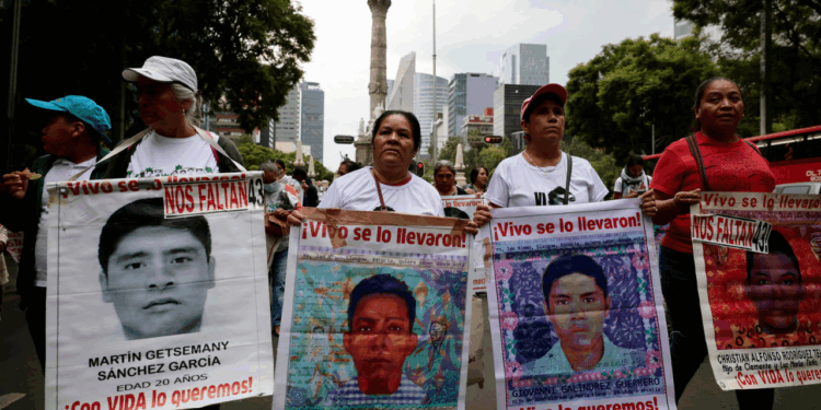 No estamos buscando cadáveres, buscamos a los normalistas: Rosendo Gómez, fiscal del Caso Ayotzinapa