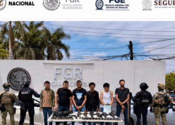 Detienen a seis personas armadas en Navolato; aseguran arsenal y vehículos con reporte de robo
