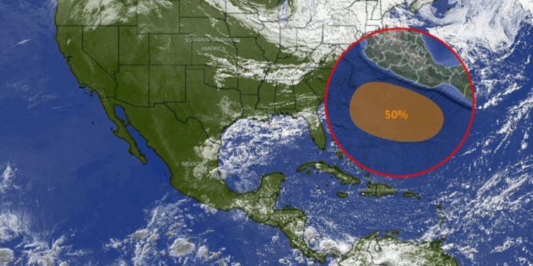 Huracán Alvin incrementa a 50% su potencial de formación