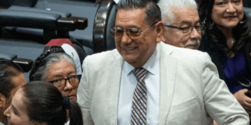 Salgado Macedonio descarta abandonar Morena por reforma contra el nepotismo