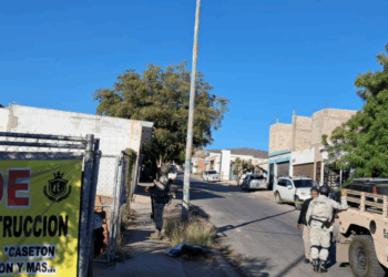 Balacera deja una casa y una plaza comercial con daños en Alturas del Sur, Culiacán