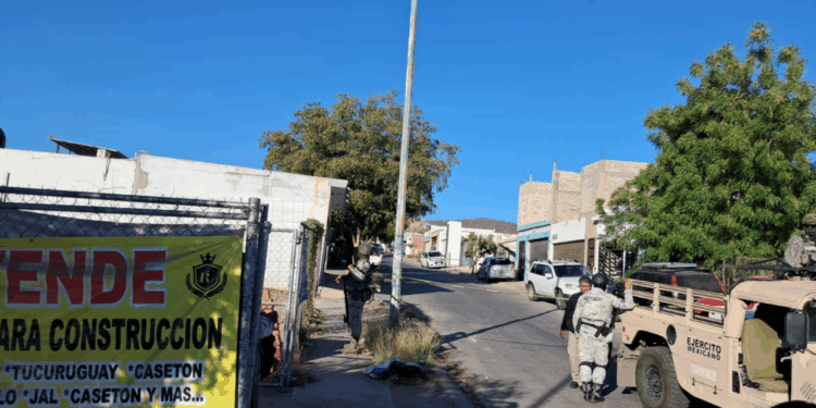 Balacera deja una casa y una plaza comercial con daños en Alturas del Sur, Culiacán