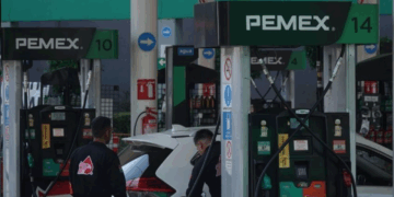 Baja el precio de la gasolina, se vende en promedio en 23.60 pesos el litro: Profeco