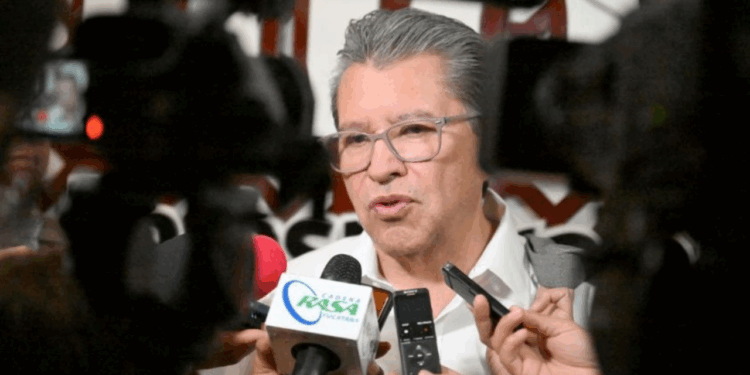 Monreal respalda a la Marina y critica uso político de tragedia del buque Cuauhtémoc