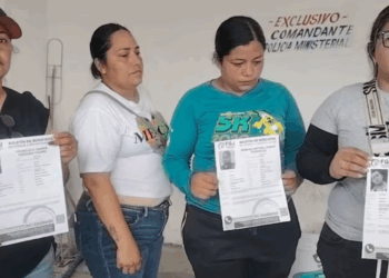 Autoridades toman muestras de ADN a los familiares de Grupo Fugitivo tras localización de 5 cuerpos en Reynosa