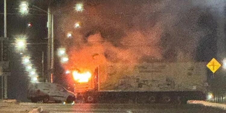 Autoridades retiran siete bloqueos carreteros en cinco municipios de Sinaloa