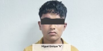 Intenta asaltar a un civil y lo detiene la policía con moto robada