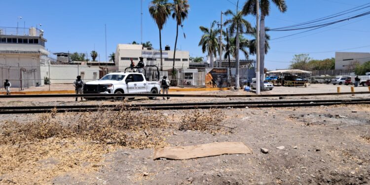 Ejecutan operativo de revisión en el penal de Aguaruto, en Culiacán