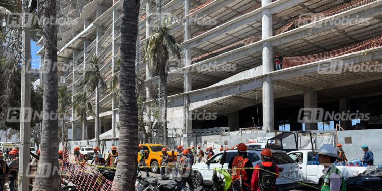 Trabajador de la construcción muere tras caerle madera en Mazatlán