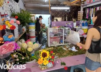 Repuntan ventas en el mercado de flores este 10 de mayo en Mazatlán
