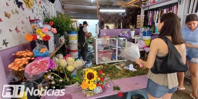 Repuntan ventas en el mercado de flores este 10 de mayo en Mazatlán