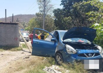 Dos lesionados en accidente vehicular, al sur de Mazatlán