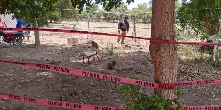 Siete menores lesionados al caer en fosa séptica en kinder de San Gabriel, en Guasave