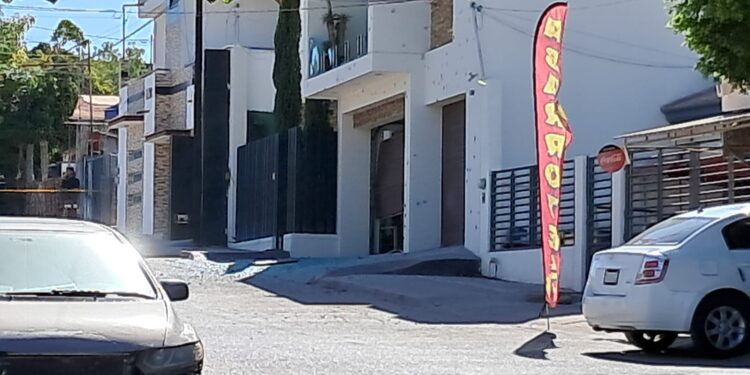 Ataque a balazos a dos domicilios en la colonia Lázaro Cárdenas deja un hombre sin vida