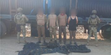 Detiene Ejército Mexicano a cuatro civiles en poder de armas, cargadores, cartuchos y equipo táctico en Rosario
