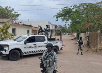Ejecutan a dos jóvenes junto a campo deportivo en La Costera, en Culiacán