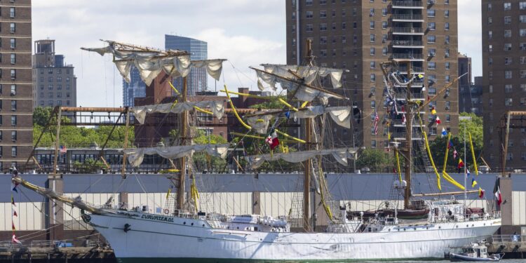 Sheinbaum califica de “mezquino” el uso político de la tragedia del buque escuela Cuauhtémoc