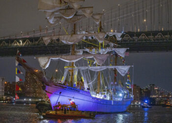 Sheinbaum envía condolencias a familiares de cadetes que murieron en accidente del buque escuela Cuauhtémoc