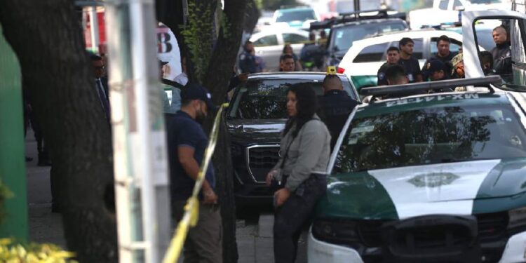 Revelan video de ataque contra secretaria particular de Clara Brugada y un asesor en Calzada de Tlalpan