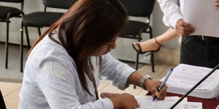 ¿Puedo llevar un acordeón a votar en las elecciones judiciales? INE responde