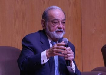 Carlos Slim se muestra optimista sobre el panorama económico de México, asegura Sheinbaum