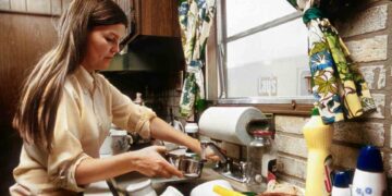 Madres trabajadoras en México, entre barreras laborales y sobrecarga de tareas de cuidado