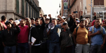 Sheinbaum descarta reunirse con la CNTE; “diálogo es con secretarios”