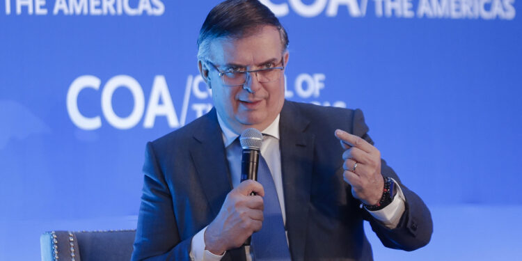EE.UU. aplicará descuentos arancelarios a México de entre 40 y 50% en autos y autopartes: Ebrard