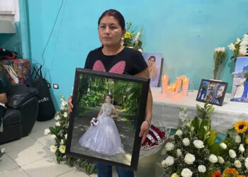 “Era una excelente niña, una guerrera”, dice madre sobre América Yamileth, cadete que murió en el buque Cuauhtémoc
