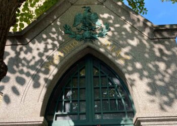 “Están bien en Francia”: INAH descarta repatriar restos de Porfirio Díaz