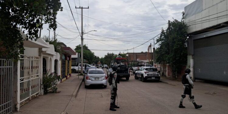 Dos patrullas de la Guardia Nacional resultan dañadas en accidente durante persecución en Las Cucas