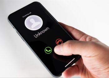 ¿Te llaman por teléfono para cobrarte? Profeco aclara si es acoso y cómo actuar