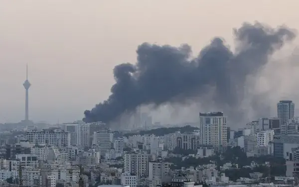 Irán amenaza con cerrar el Estrecho de Ormuz y sacude el mercado mundial del petróleo