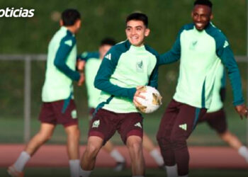 Gilberto Mora, oficialmente el jugador más jóven en debutar con México