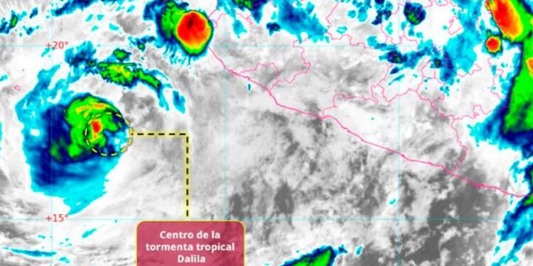 Tormenta tropical Dalila mantiene lluvias intensas y fuerte oleaje en el Pacífico