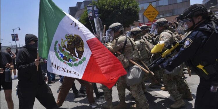 Suben a 222 mexicanos detenidos por redadas en EE.UU.