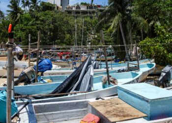 ‘Erick’ baja a huracán categoría 1 en su avance por Guerrero