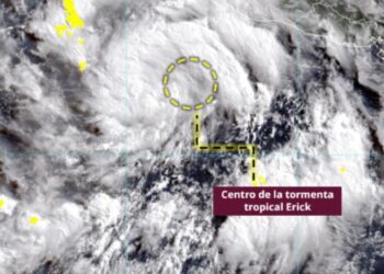 “Erick” podría evolucionar a poderoso huracán antes de tocar territorio mexicano