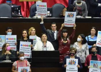 Diputada de Morena admite usar ChatGPT para legislar; “Actualícense, ignorantes”