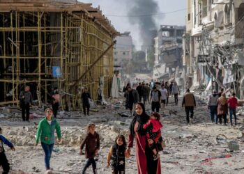 Israel reanuda ataques a Gaza; al menos 40 muertos