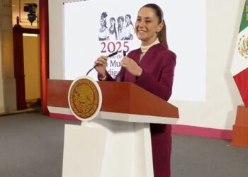 Festejan a Sheinbaum en la ‘mañanera’ por su cumpleaños