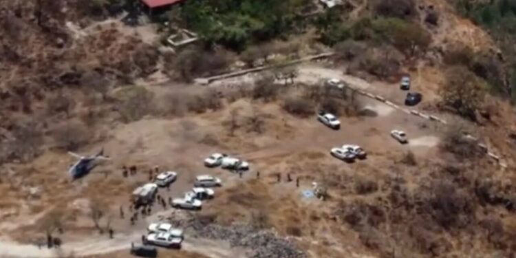 Recuperan restos de 34 personas en fosa clandestina de Zapopan