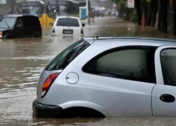 ¿Si el carro se inunda por lluvia me lo paga el gobierno o el seguro?