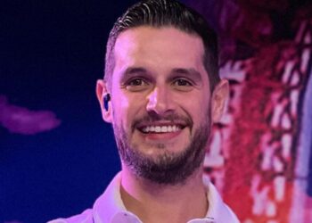 Tras 14 años de fumar, Adrián Marcelo anuncia que dejará la marihuana